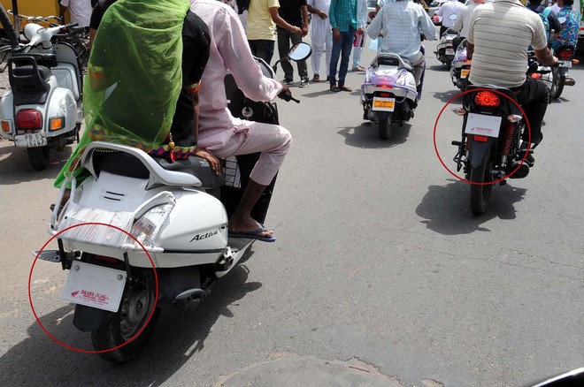 Vehicles ply sans number plates in city