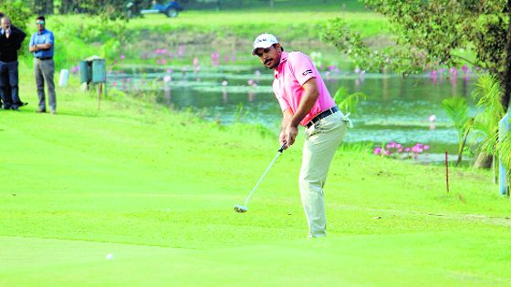 Thangaraja in lead, Jeev slips on second day