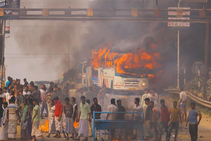 Anti-CAB protests in Bengal turn violent; Internet services suspended in 5 districts