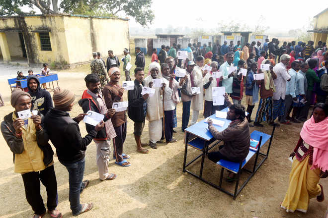 Peaceful polling in Jharkhand, 45.14 pc polling till 1 pm