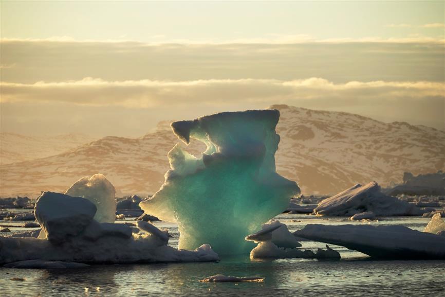 Greenland ice melt puts 400 million people at risk of flooding by 2100