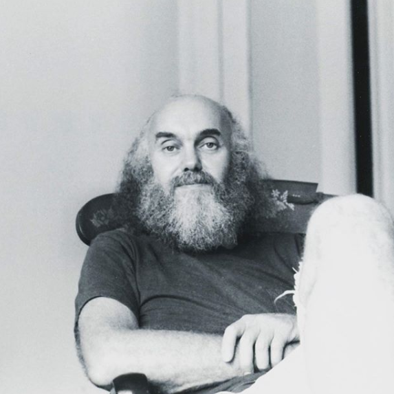 Baba Ram Dass, who promoted psychedelic drugs in the 1960s, dies aged 88 in US
