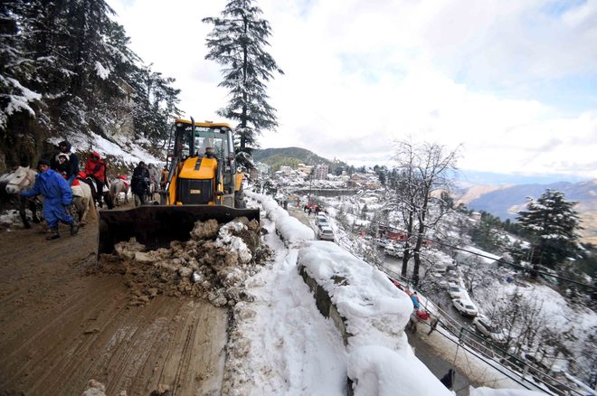 Heavy snow cripples life in Shimla district