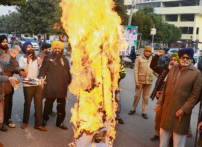 Sikh bodies hold protest against Randhawa