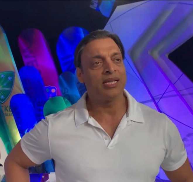 Have more money than you have hair on your head, Shoaib Akhtar tells Sehwag