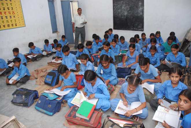 Haryana govt to give free books to students of Class 9th to 12th in state run schools