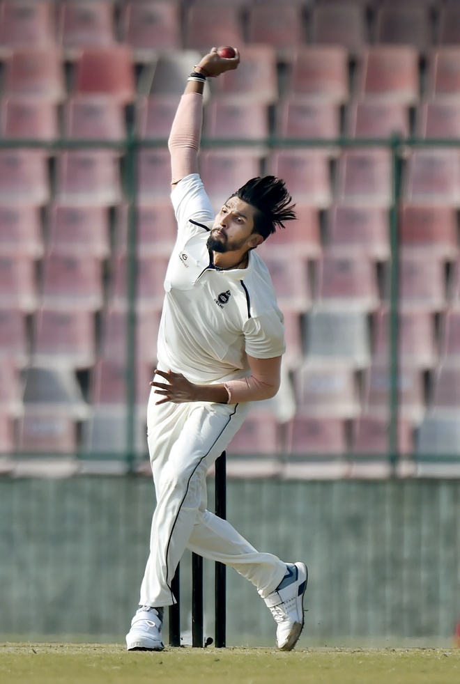 Ishant hurts ankle, doubtful for NZ Tests