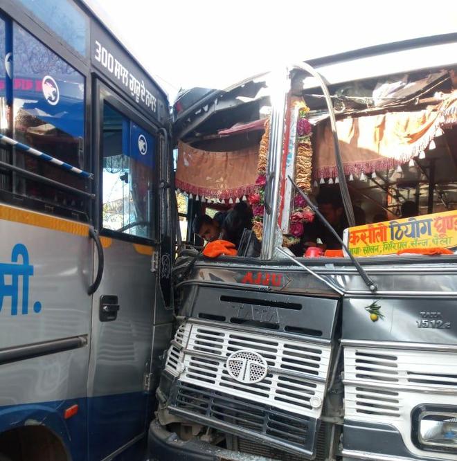 16 hurt in Solan bus collision