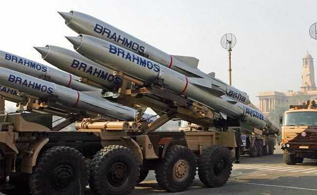 Sukhoi with BrahMos to be inducted next week