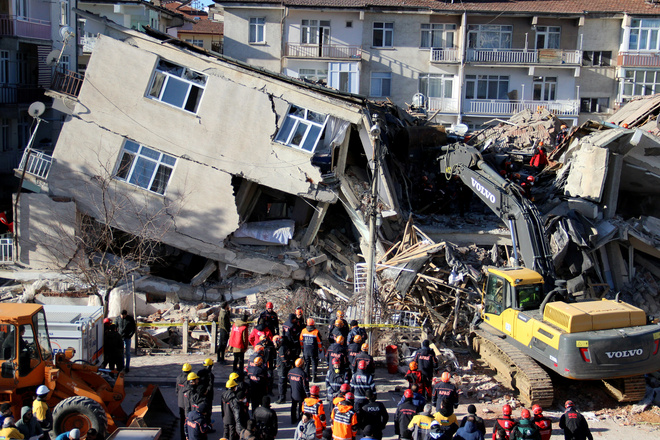Powerful quake kills 29 in Turkey
