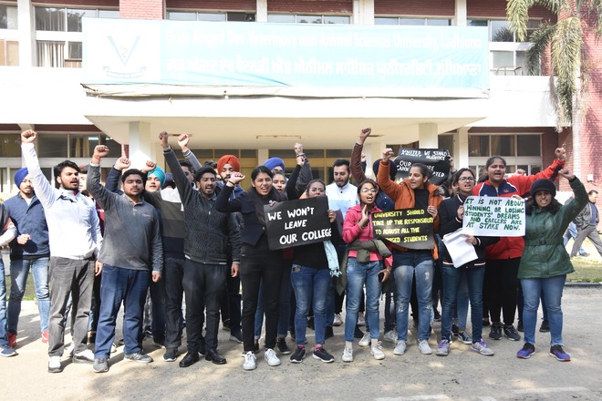 Vet students protest re-counselling