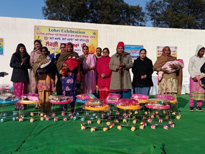 Lohri of  newborn girls celebrated in Faridkot
