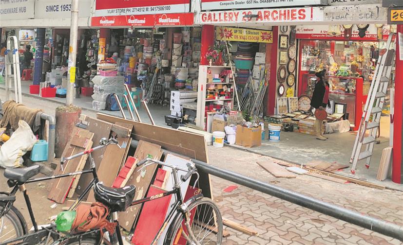 Encroachment fine low, traders occupy corridors
