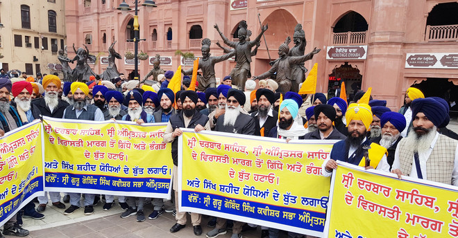 Dhadis join chorus against statues at Amritsar Heritage Street