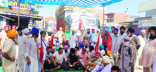 Sangrur farmers protest paddy purchase from other districts