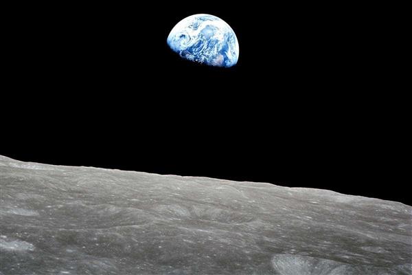 NASA awards $370mn to 14 US firms for 2024 Moon mission