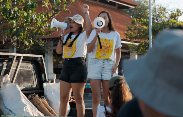 After taking on plastic, Bali sisters want bar raised on climate action