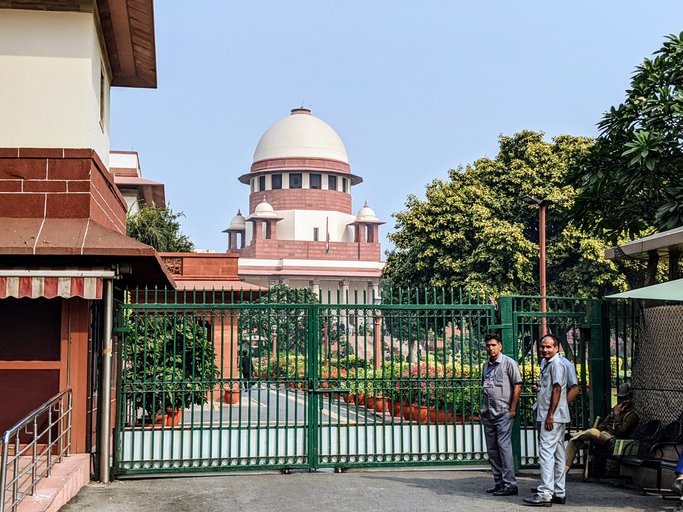 SC issues notice to govt on PIL against graphic content on social media
