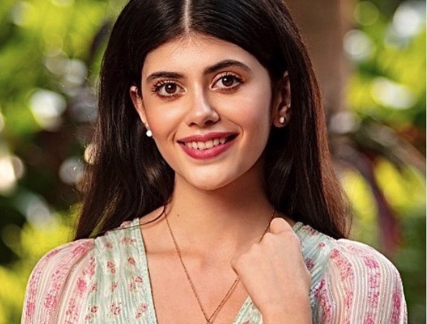 The Fault In Our Stars author John Green praises Sanjana Sanghi for Dil Bechara