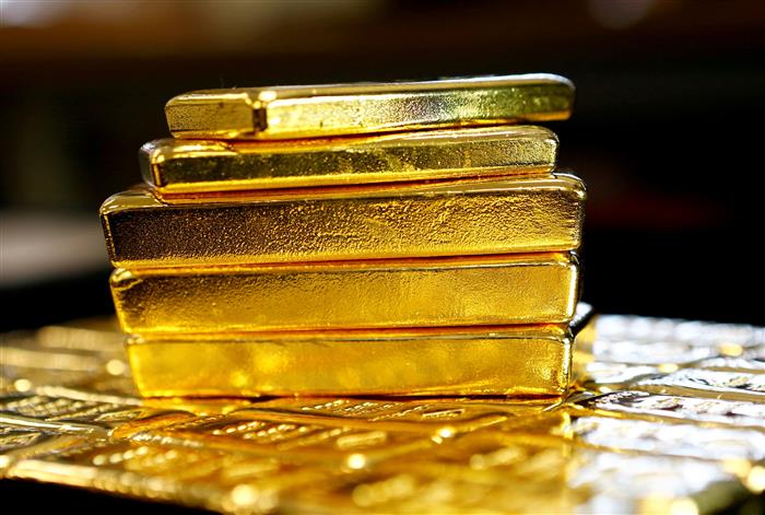 Gold imports dip 57% in H1 FY21 to USD 6.8 billion