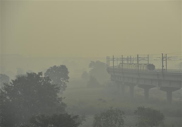 Smoky haze shrouds Delhi-NCR; air quality enters ‘very poor’ zone