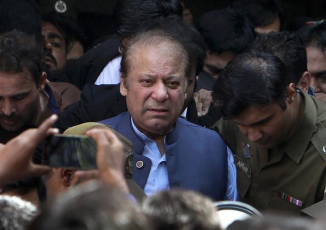 Pak's anti-corruption body slaps fresh graft case on Nawaz Sharif