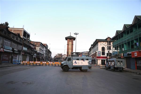 3 held while trying to hoist tricolour at Srinagar's Lal Chowk