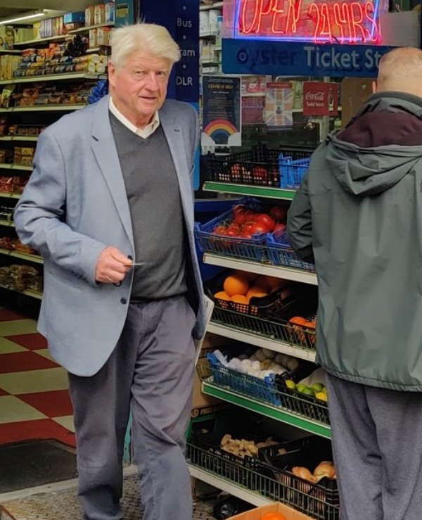 British PM's father pictured in shop without face mask, apologises