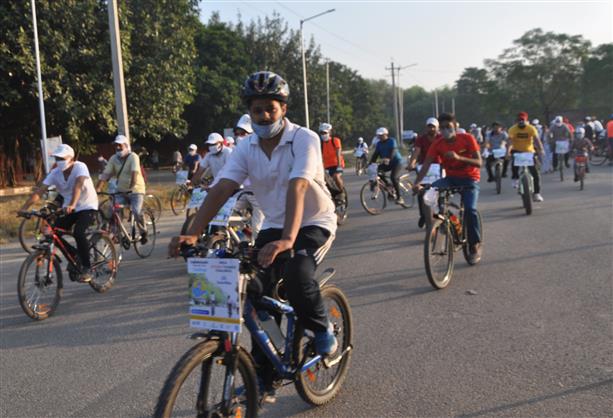 Chandigarh residents pedal to promote cycling