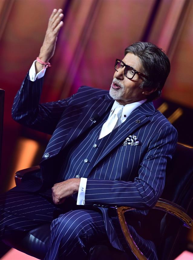 Amitabh rebukes KBC contestant who wanted plastic surgery for wife with prize money