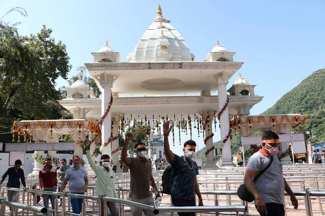 Special prayer at Vaishno Devi shrine marks start of Navratras