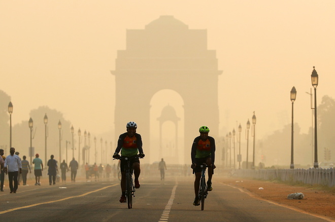 Air quality remains ‘very poor’, Delhi gasping