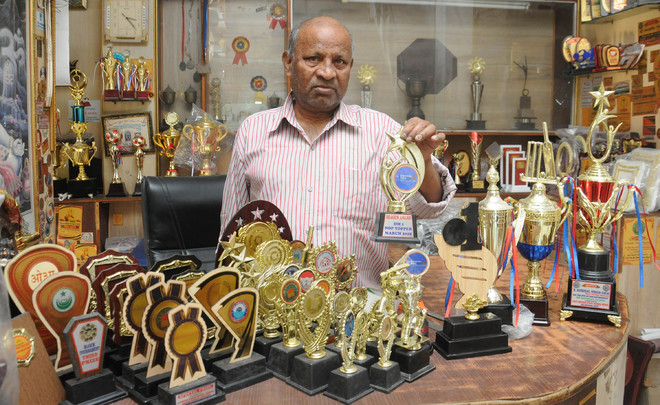 Cup of despair for Jalandhar trophy sellers