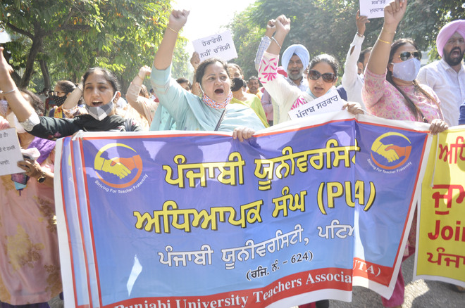No let-up in stir at Punjabi University