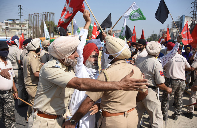 Farmers, traders  protest against Punjab BJP chief Ashwani Sharma