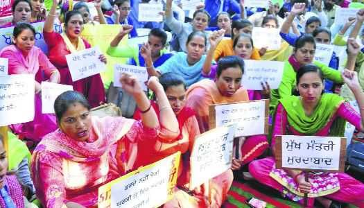 Agriculture laws will render youth jobless: Teachers