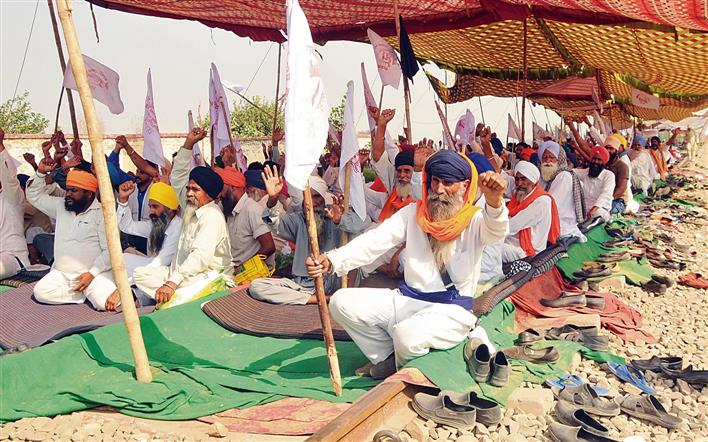 To negotiate or not, Punjab farm unions to decide tomorrow