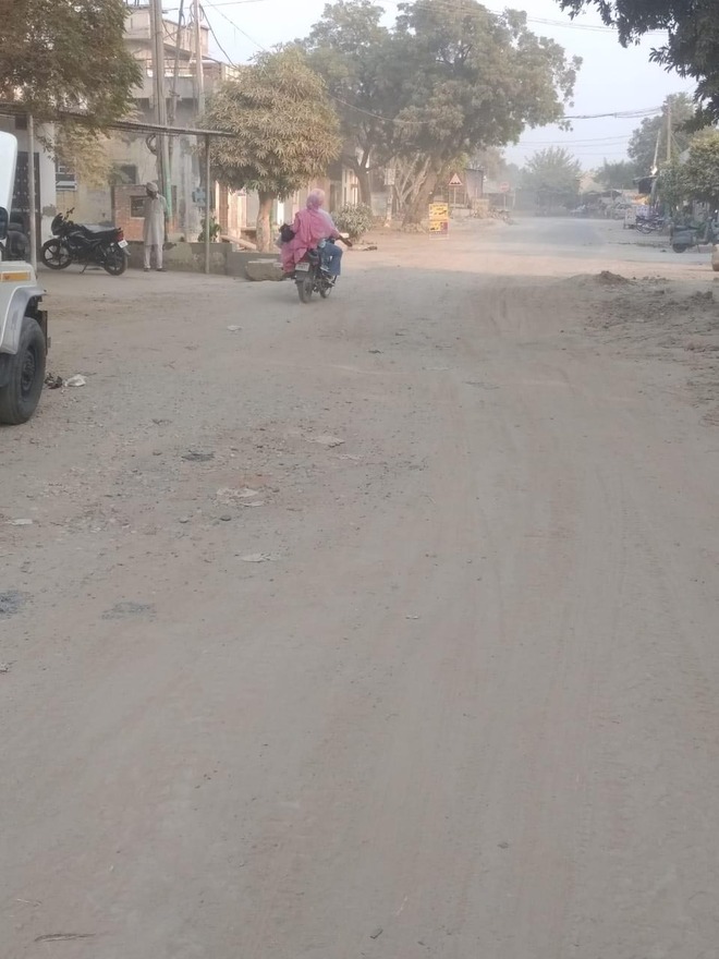 Ahmedgarh-Raikot road needs care