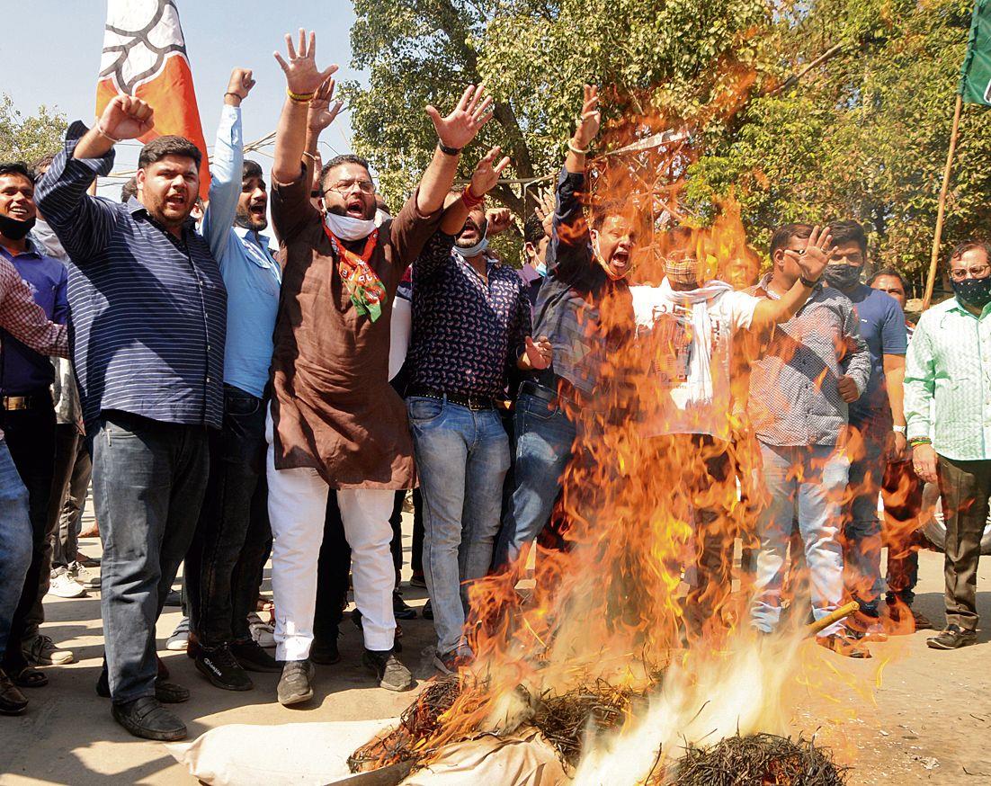 BJYM activists hold protest against attack on Punjab BJP president Ashwani Sharma