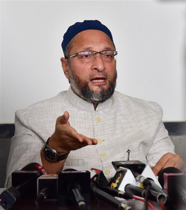 Owaisi meeting with KCR leads to political speculations