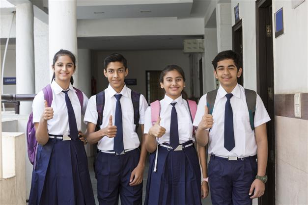 2 lakh private school students in AP shift to govt schools