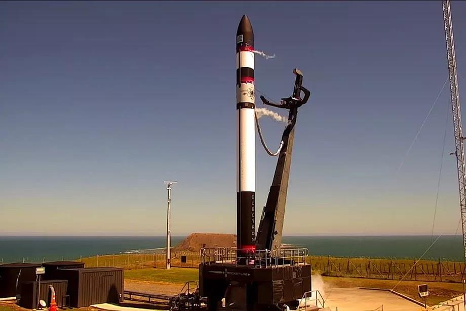 Rocket Lab brings its rocket back to Earth with parachutes