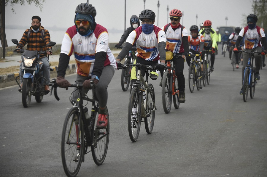 Indian para cyclists embark on journey from Kashmir to Kanyakumari to scout talent