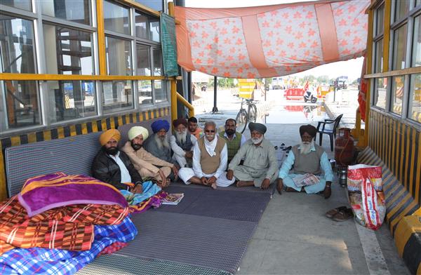 Punjab farmers begin collecting essentials for march to Delhi