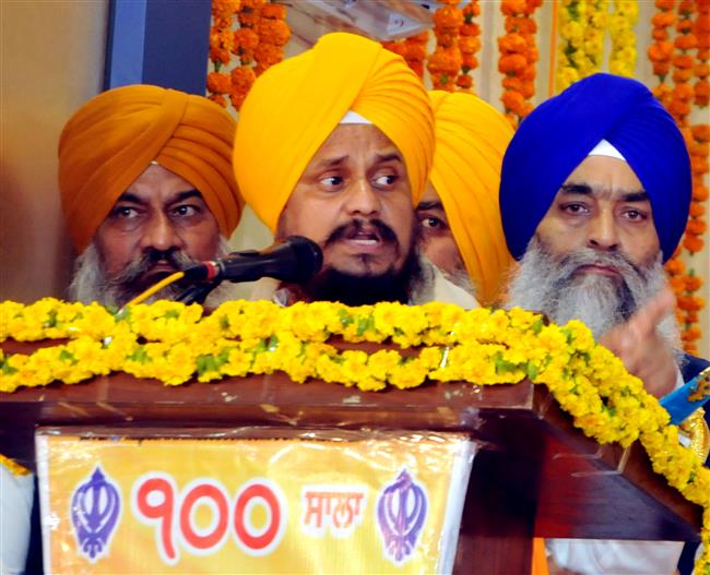 Akal Takht officiating jathedar appeals to Sikhs to unite against  'anti-Panthic' forces