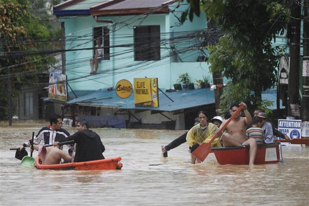 7 dead as Typhoon Vamco triggers Philippine capital’s worst floods in years