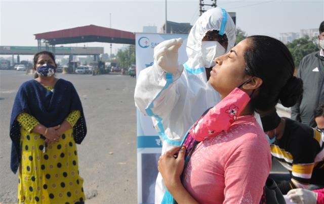Delhi commuters made to undergo corona test at Gurugram toll plaza