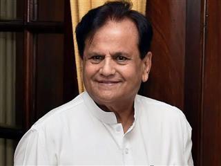 Congress loses crisis manager Ahmed Patel to Covid