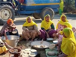 Langar preparations under way to serve thousands of protesting farmers