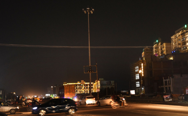 Non-functional street lights in Zirakpur invitation to crime
